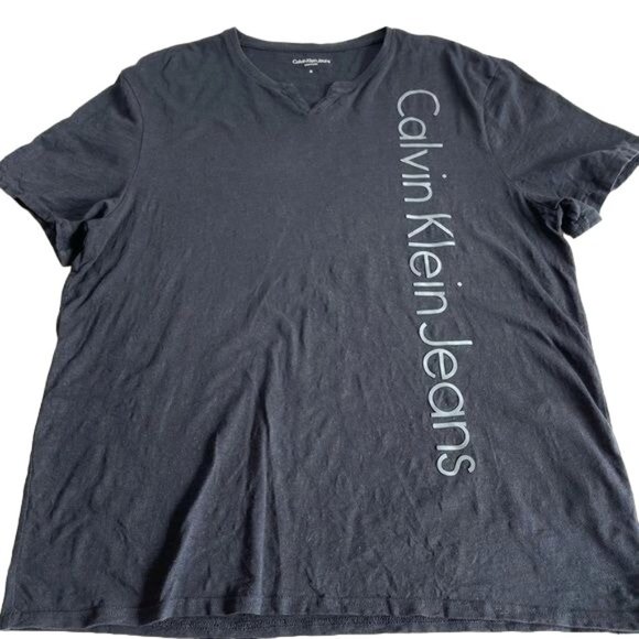 Calvin Klein Black Off Placement Spell Out Logo V-Neck T-Shirt Size XL - Picture 1 of 9